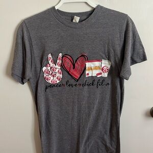 Small peace love chick-fil-a t-shirt